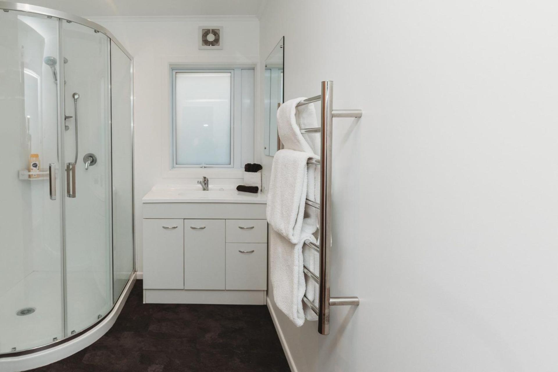 Wow On Wanaka Bay Apartment นิวพลีมัธ ภายนอก รูปภาพ