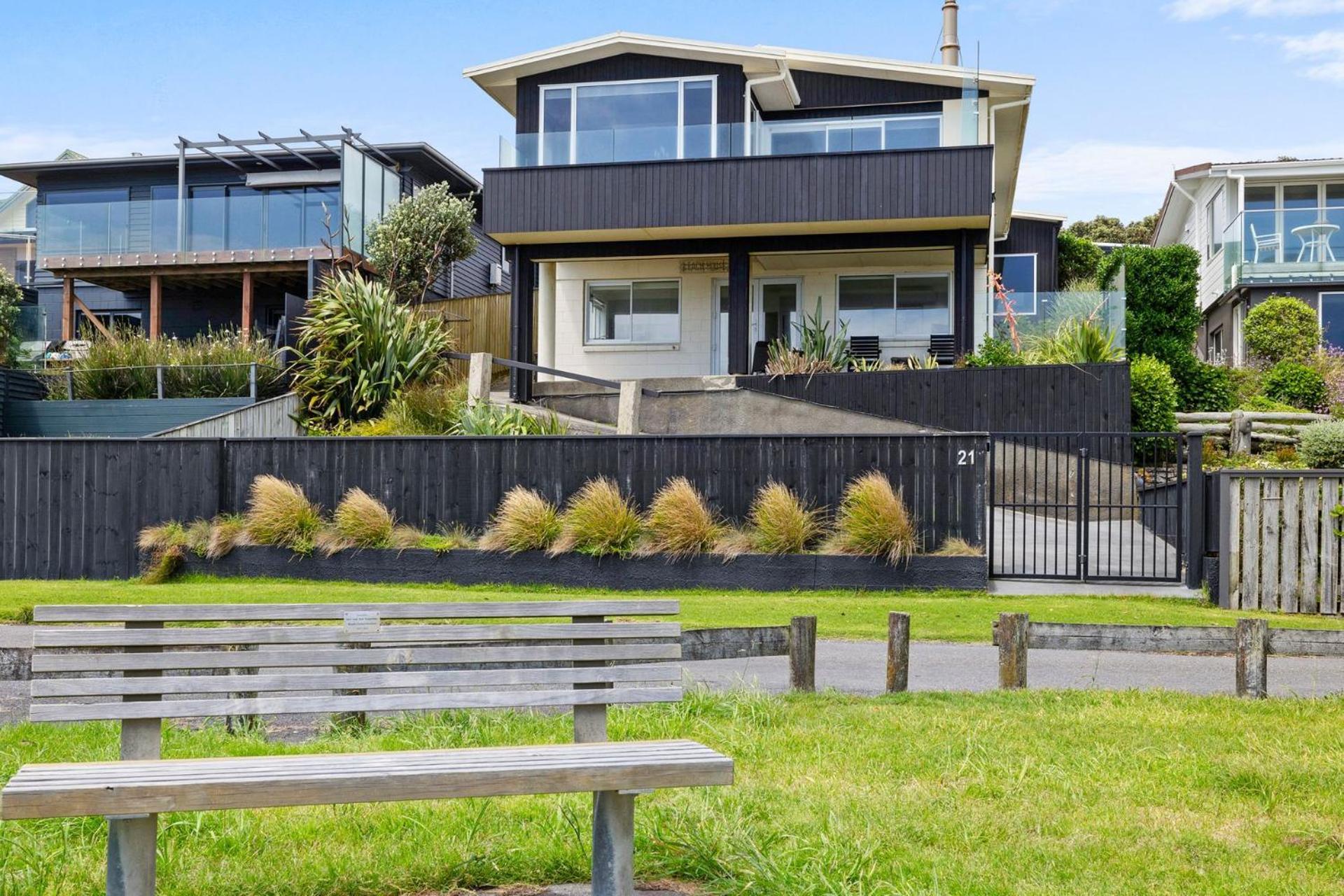 Wow On Wanaka Bay Apartment นิวพลีมัธ ภายนอก รูปภาพ